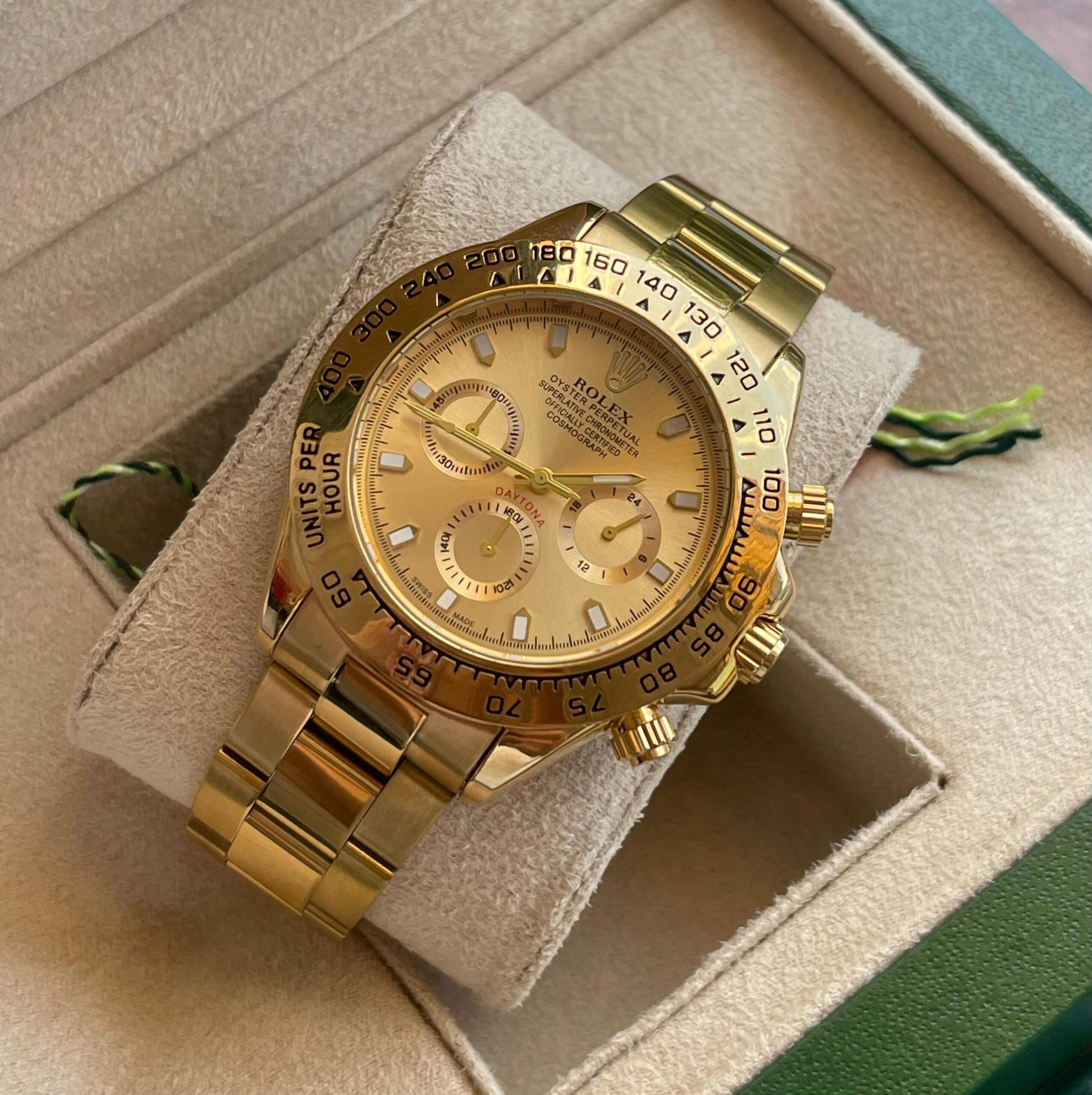 Rolex Daytona Oyster Perpetual The Epitome of Performance and Prestige in a Full Gold Metal Chronograph 7A Premium Quality Dial Size-43mm Men’s Watch