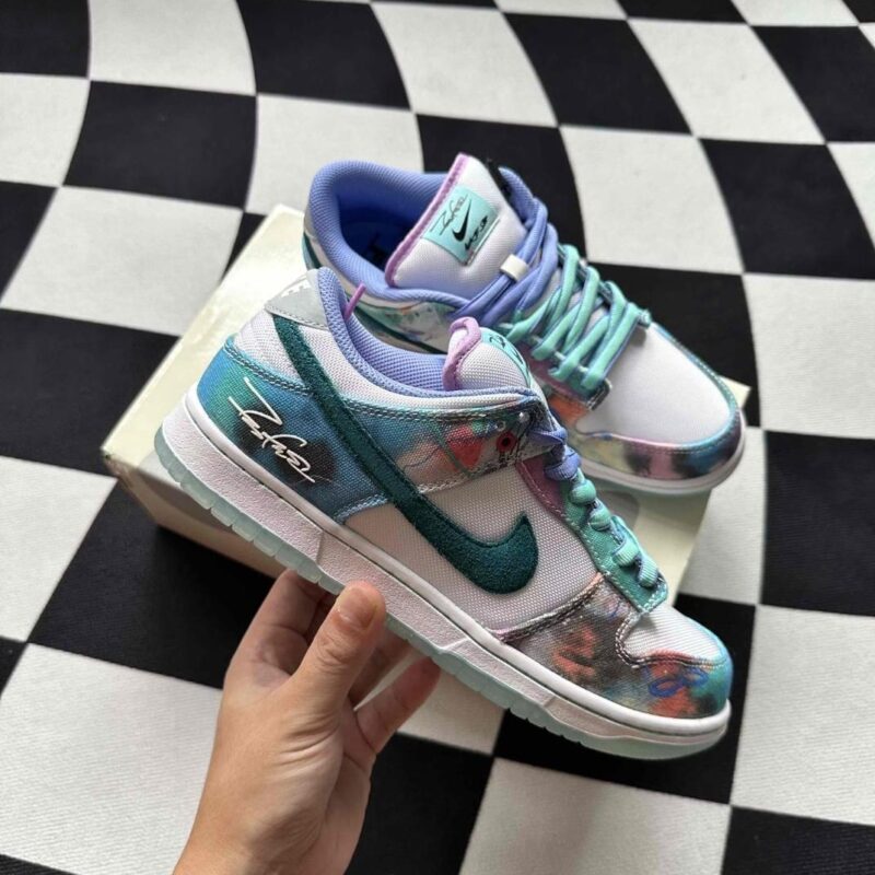 Nike SB Dunk Low Paisley Shoe
