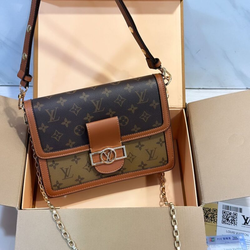 Louis Vuitton Dauphine MM Monogram Canvas Shoulder Bag
