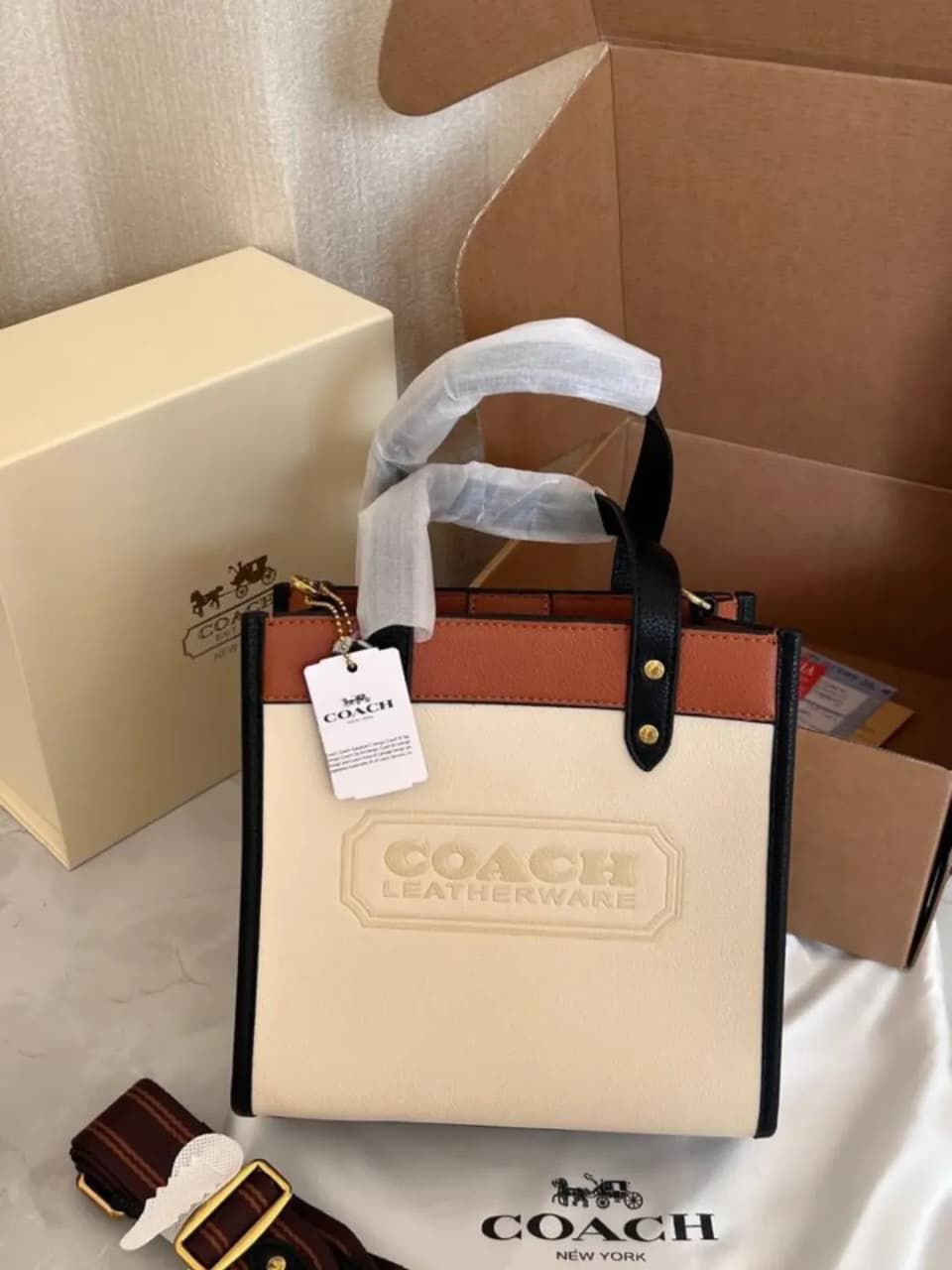 Coach Field 22 Tote Bag - Image 3