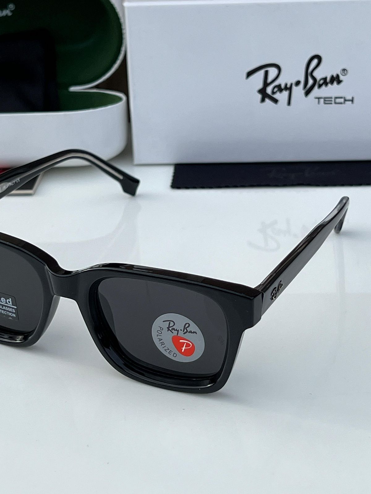 Ray-Ban Wayfarer Tech Polarized Sunglasses for Men - Image 5