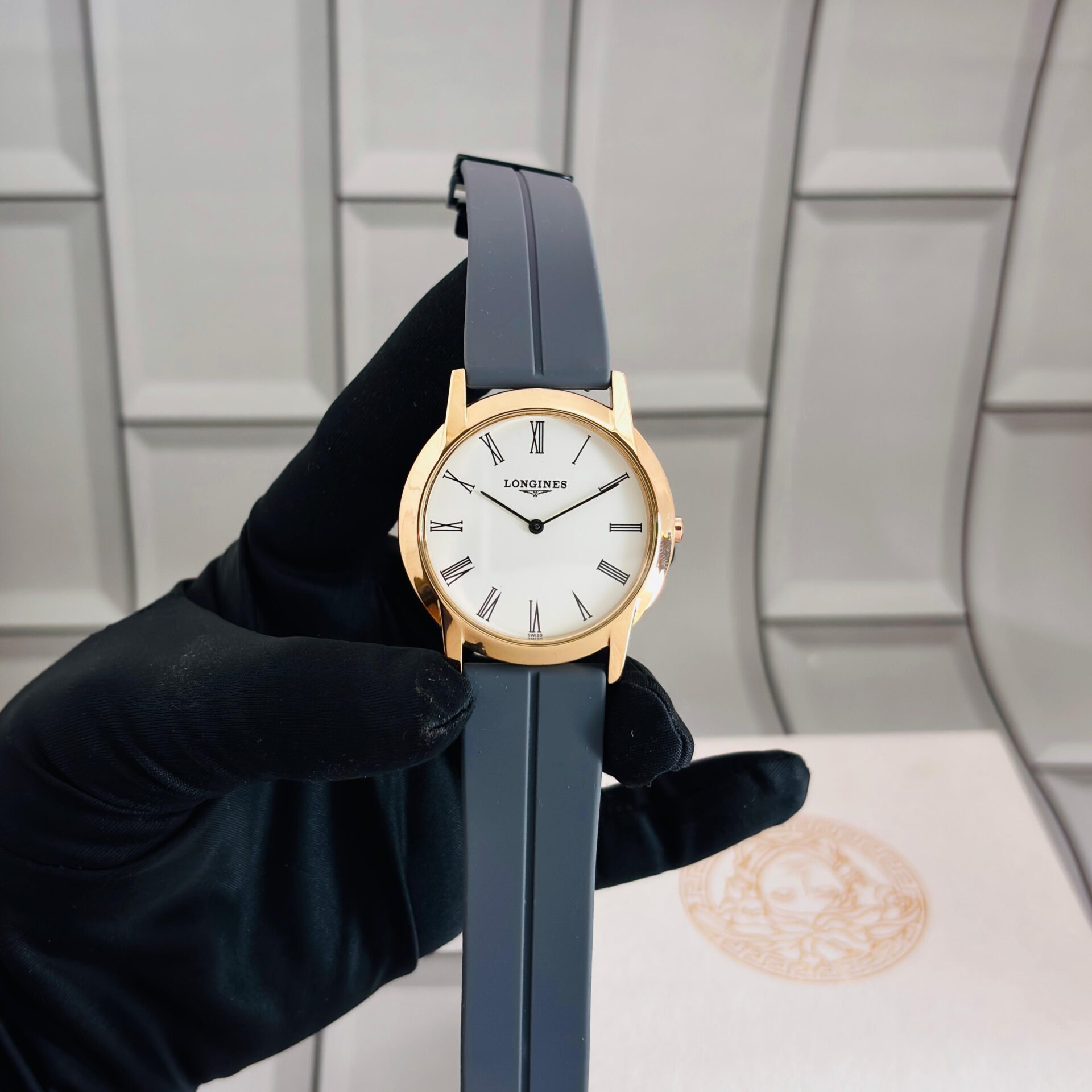 Longines Slim Edge Men's Watch 42mm Quartz - Image 2