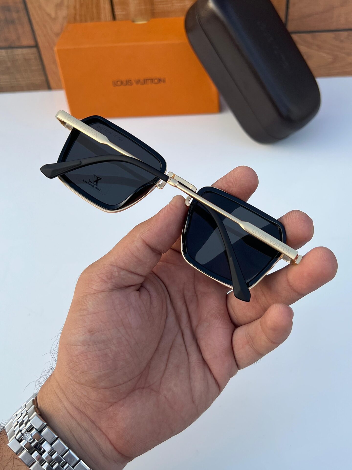 Louis Vuitton Square Classic Gold Sunglasses for Men - Image 3