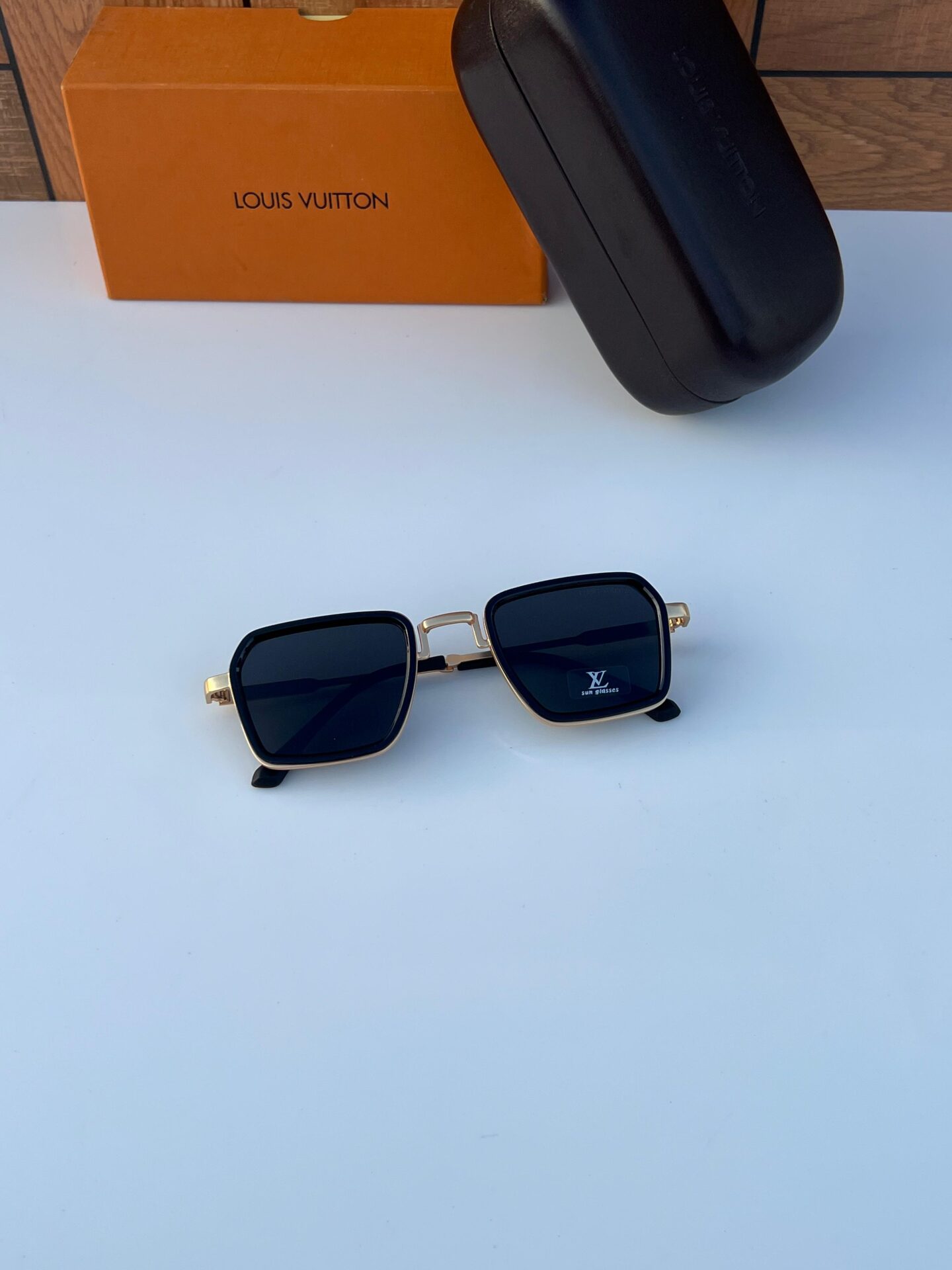 Louis Vuitton Square Classic Gold Sunglasses for Men - Image 4