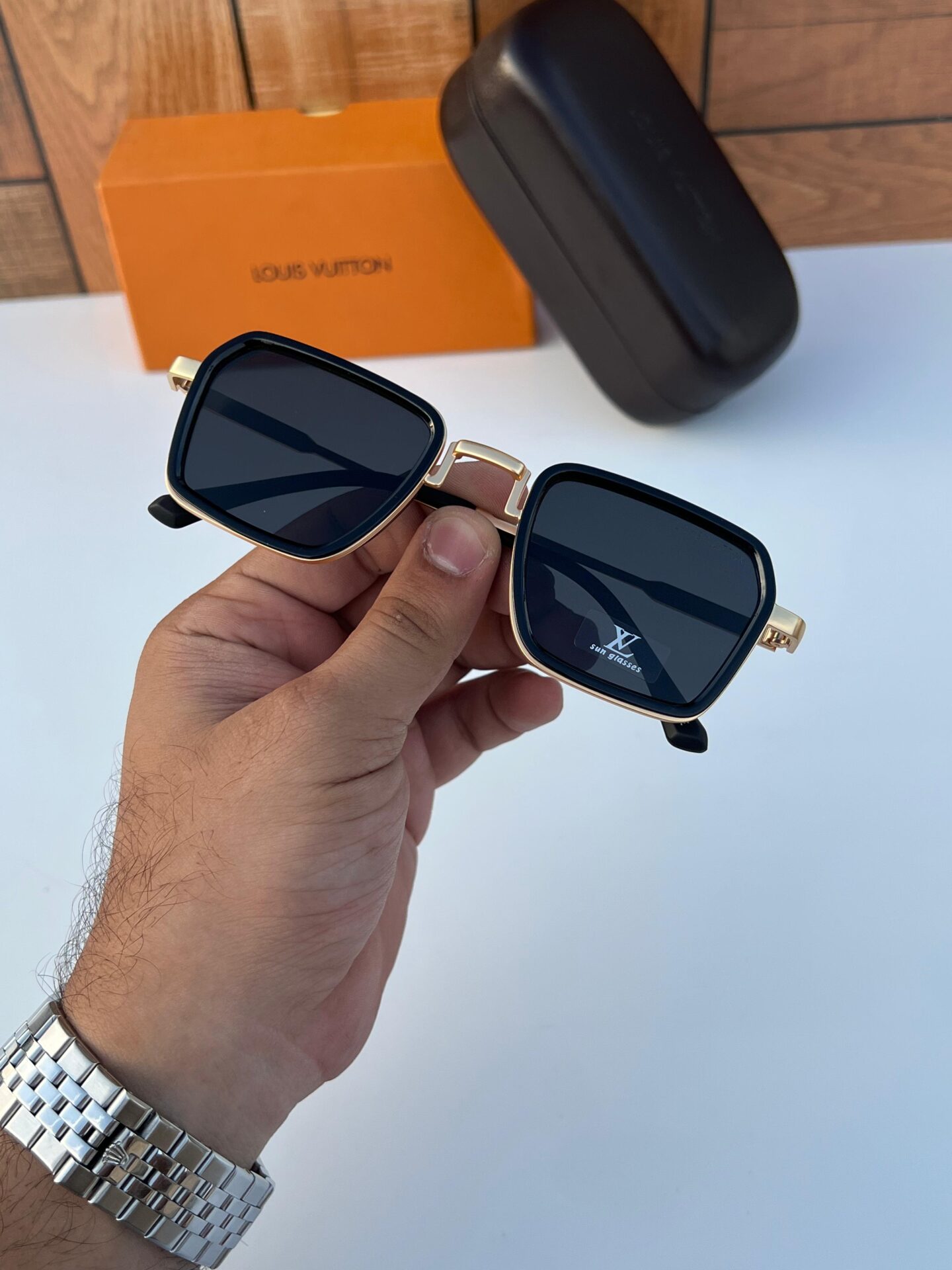 Louis Vuitton Square Classic Gold Sunglasses for Men - Image 2