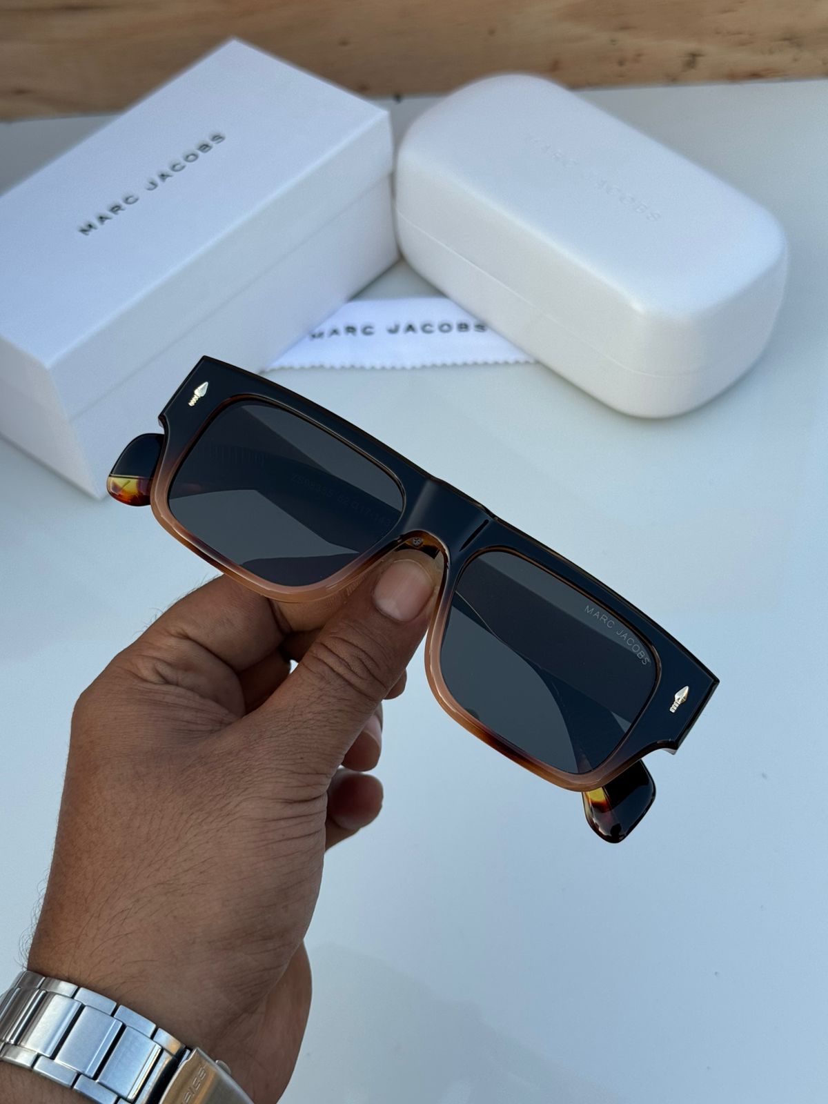 Marc Jacobs Square Gradient Sunglasses for Men - Image 3