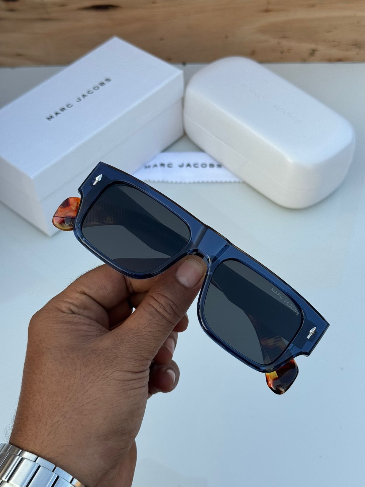 Marc Jacobs Square Gradient Sunglasses for Men - Image 4