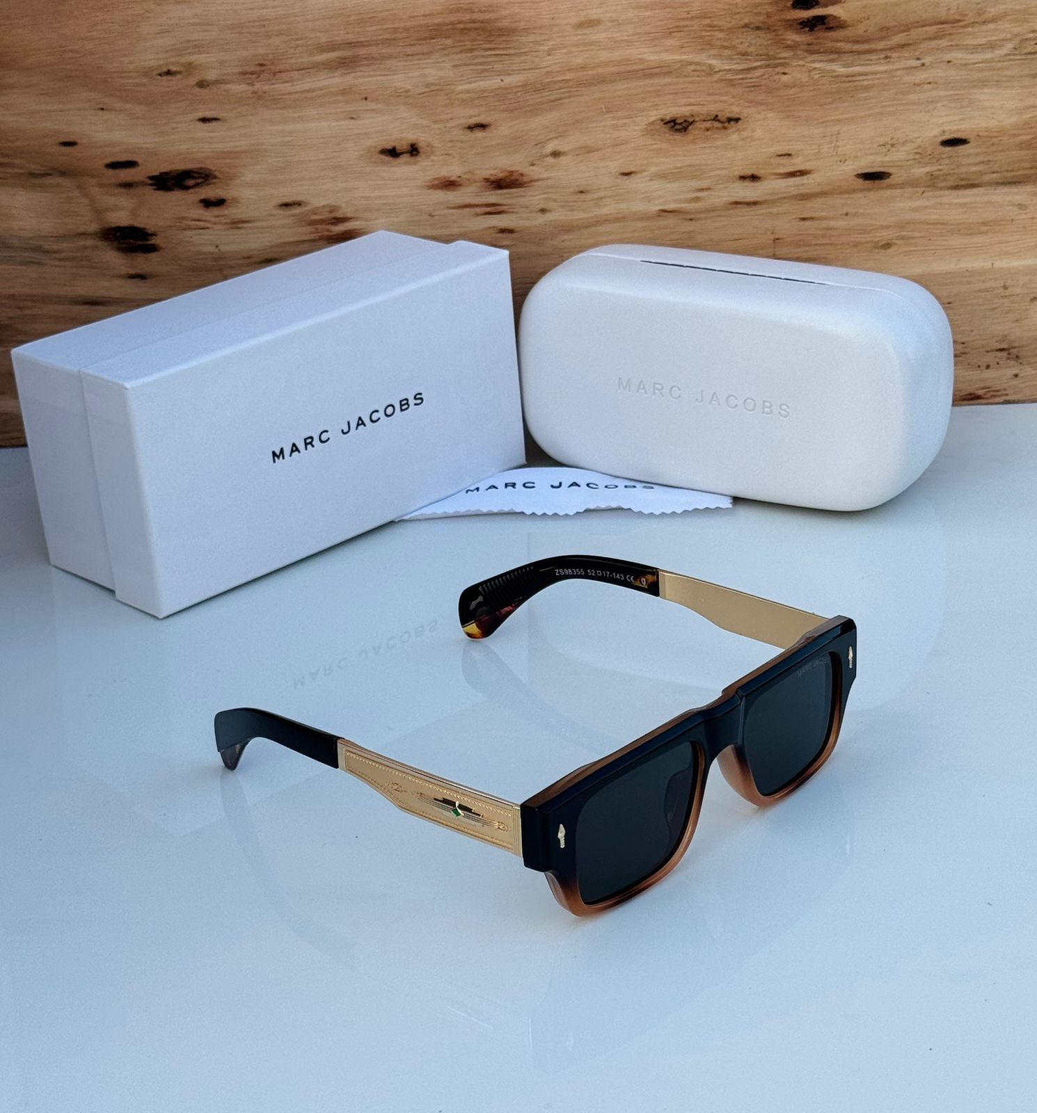 Marc Jacobs Square Gradient Sunglasses for Men - Image 2