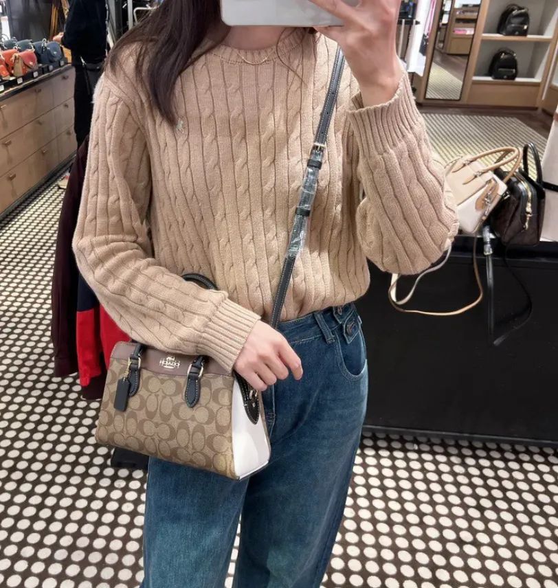 Coach Darcie Medium Carryall Bag For Women - Image 2