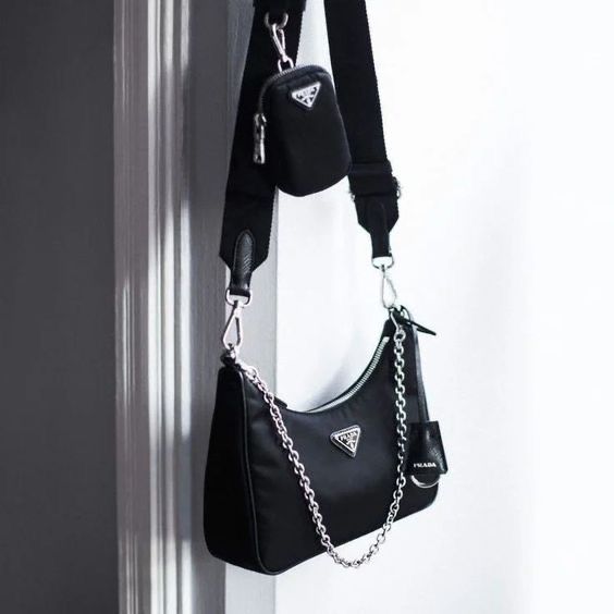 Prada Re-Edition 2005 Black Nylon Shoulder Bag - Image 4
