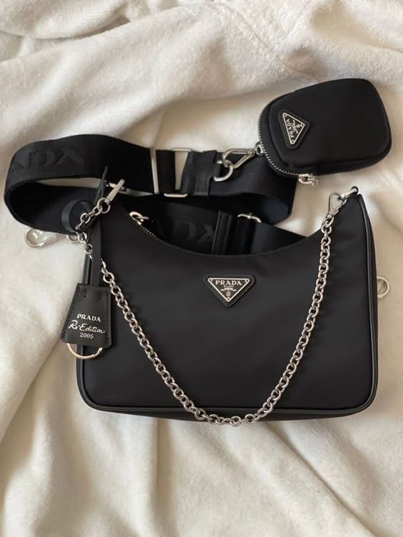 Prada Re-Edition 2005 Black Nylon Shoulder Bag - Image 10