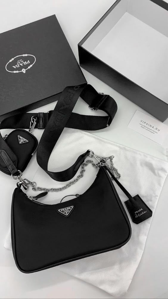 Prada Re-Edition 2005 Black Nylon Shoulder Bag - Image 11