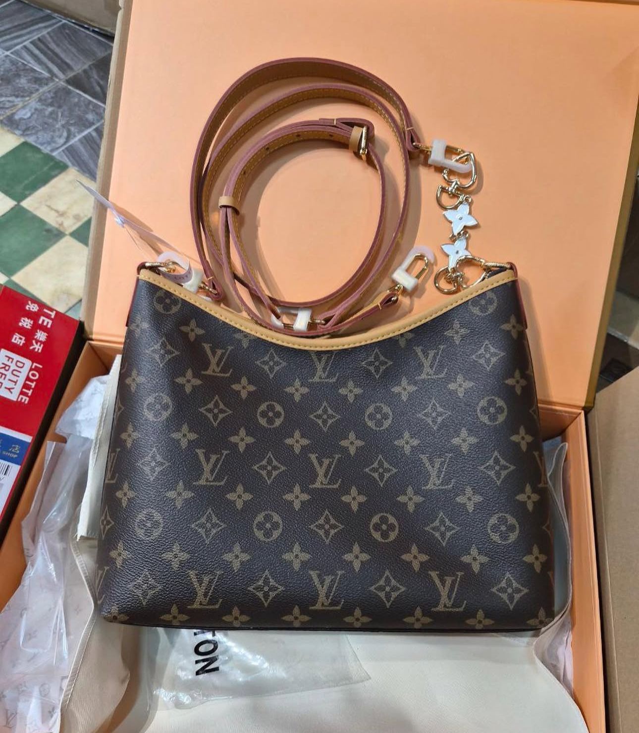 Louis Vuitton CarryAll Hobo Bag for Women - Image 4