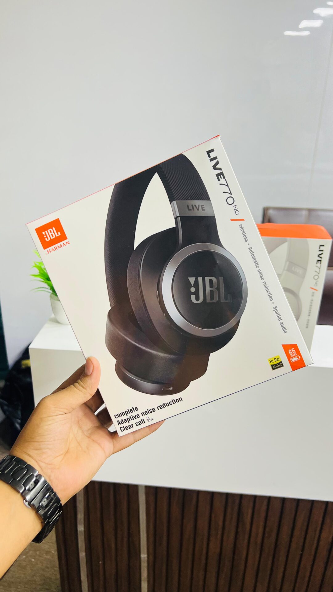 JBL LIVE 770NC Wireless Headphones - Image 2