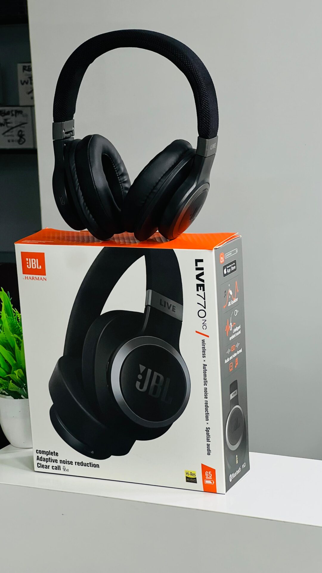 JBL LIVE 770NC Wireless Headphones - Image 3