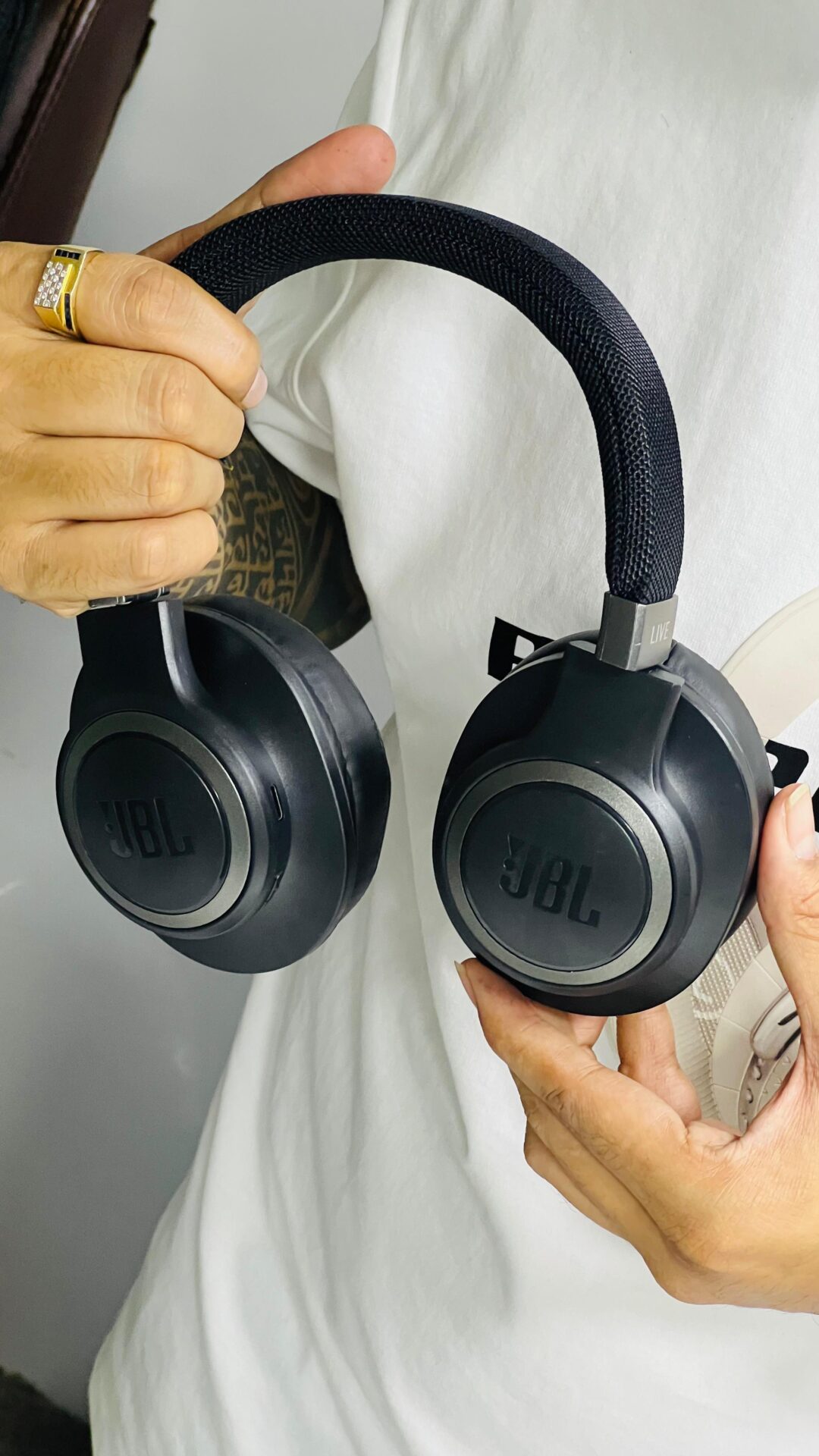 JBL LIVE 770NC Wireless Headphones - Image 5