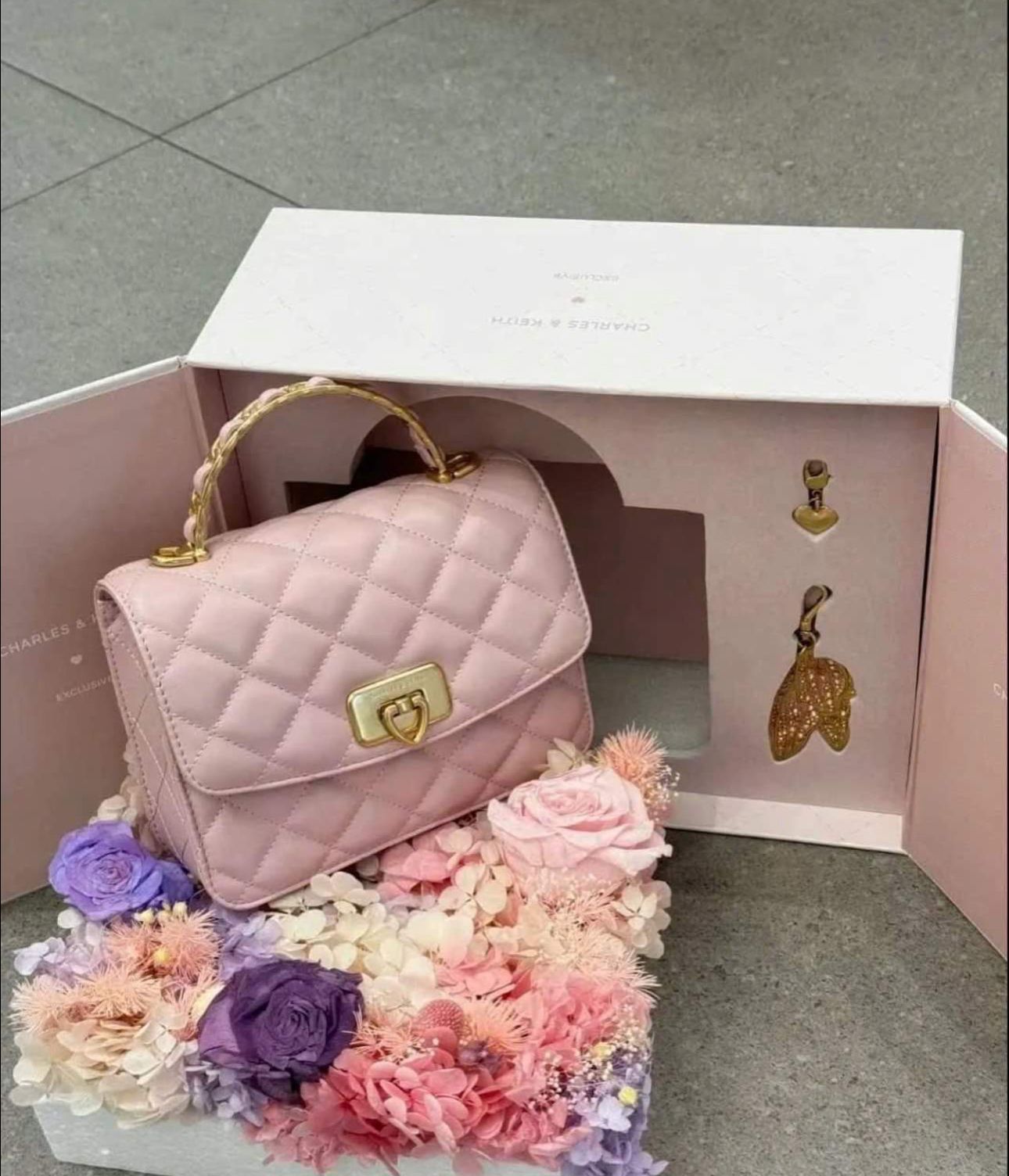 Charles & Keith Cressida Quilted QIKI 2025 Women Sling Bags