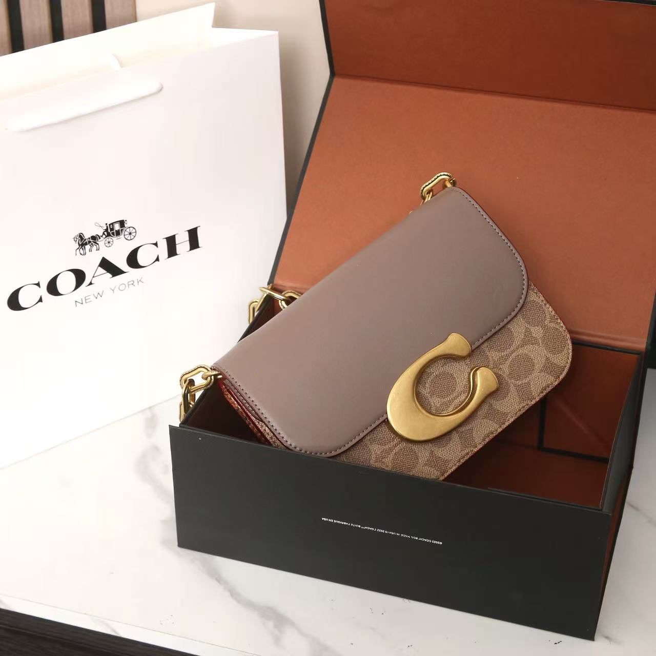 COACH Idol Sling Bag for Women - Image 4