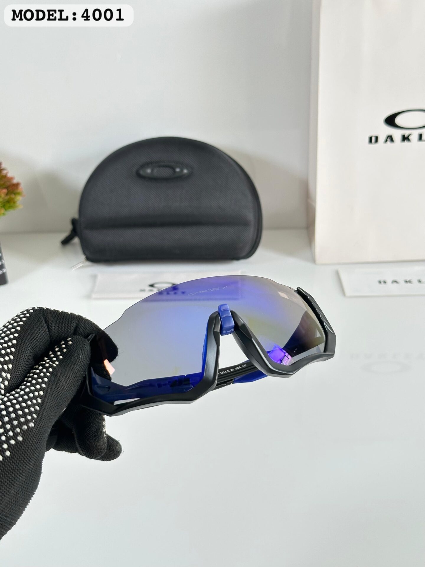 Oakley Men's Sport Sunglasses - Image 2