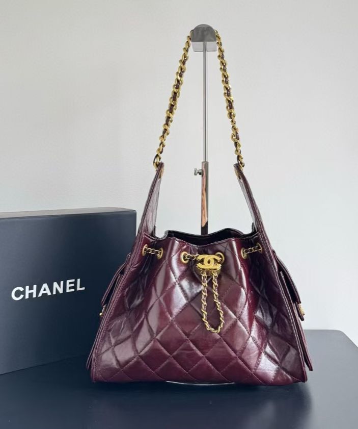 Chanel Maxi Hobo Shoulder Bag For women - Image 3