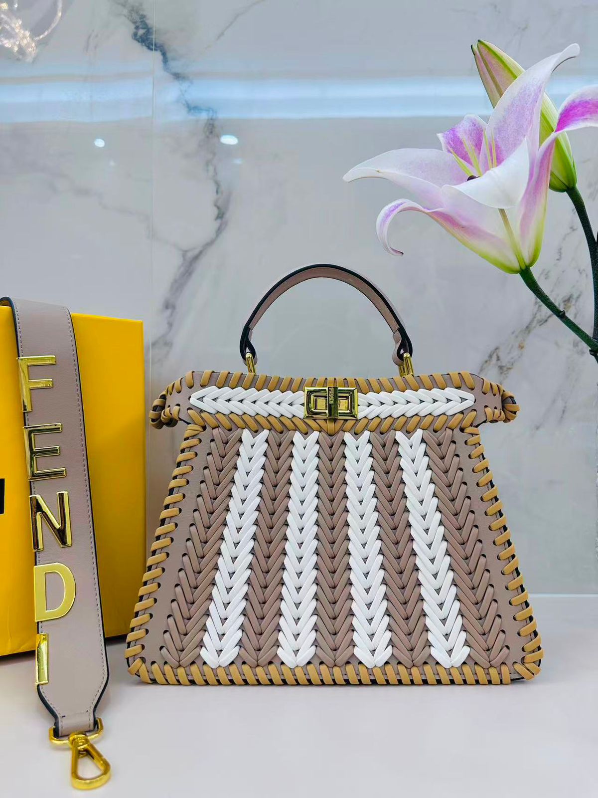 Fendi Peekaboo Tote bag For Women - Image 4