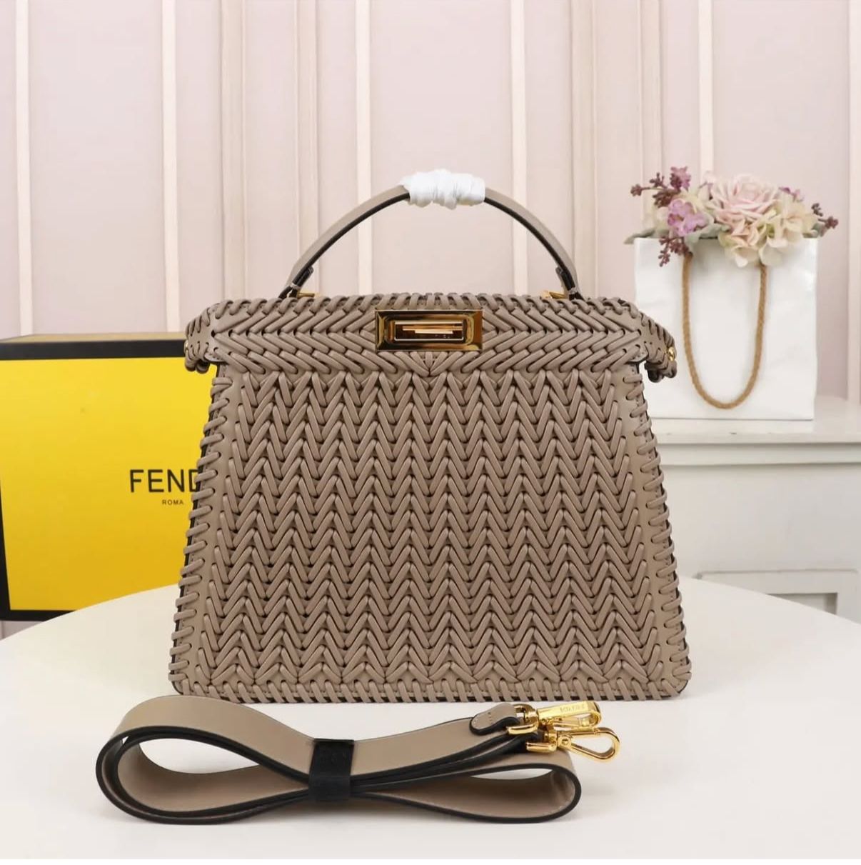 Fendi Peekaboo Tote bag For Women - Image 3