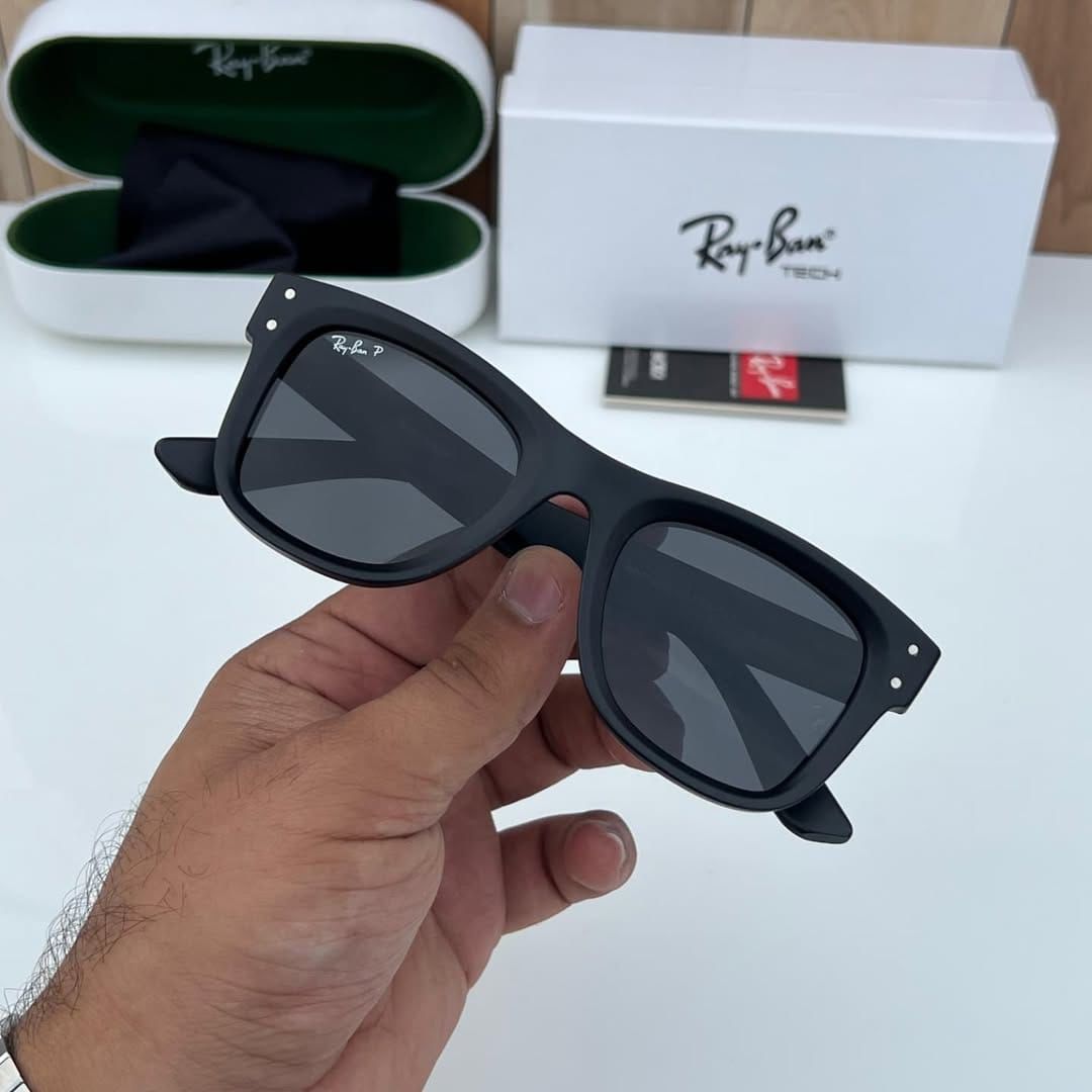 Ray-Ban Wayfarer Classic Men's Sunglasses - Image 3