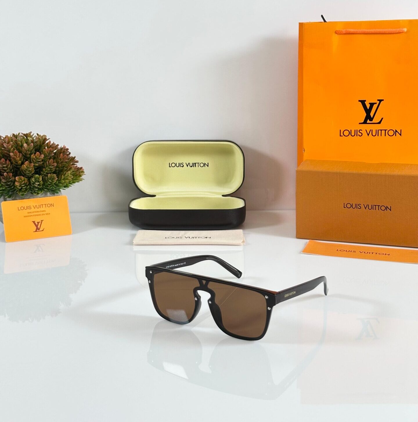 Louis Vuitton Classic Oversized Square Unisex Sunglasses