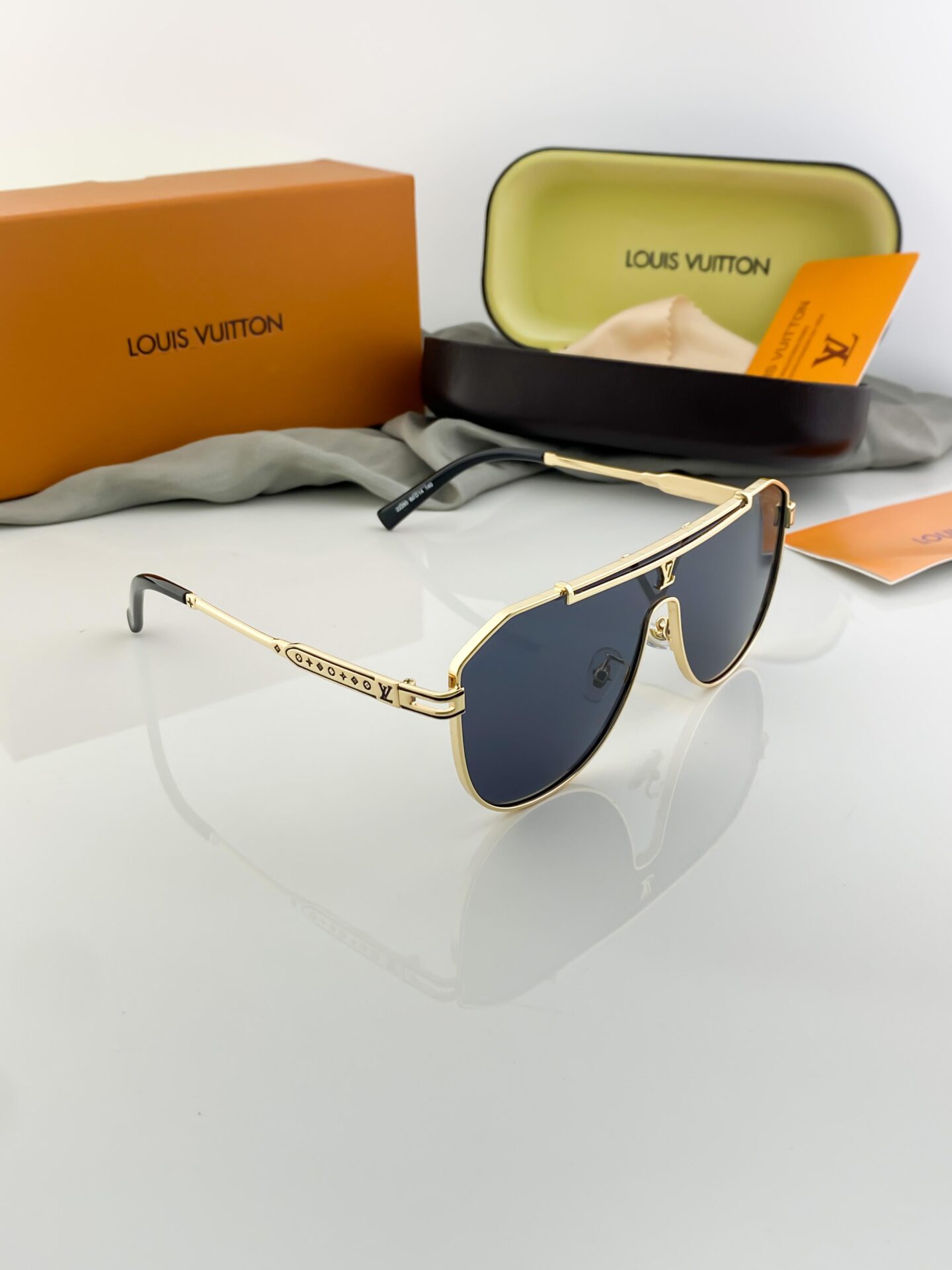 Louis Vuitton Aviator Men's Sunglasses with signature LV engravings - Image 2