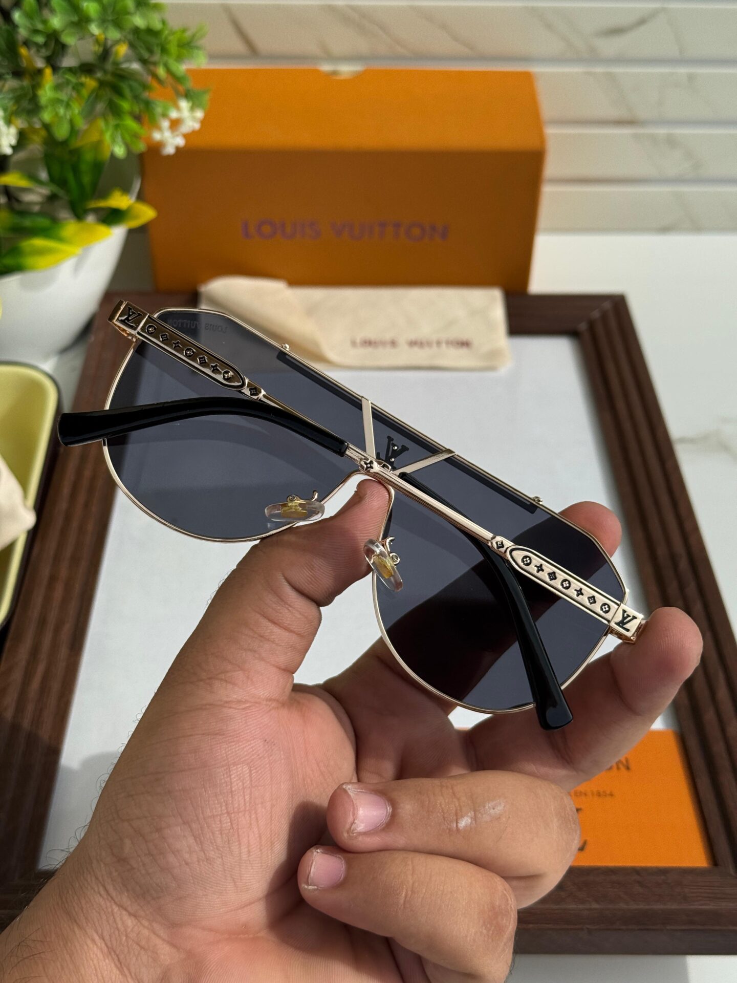 Louis Vuitton Aviator Men's Sunglasses with signature LV engravings - Image 4