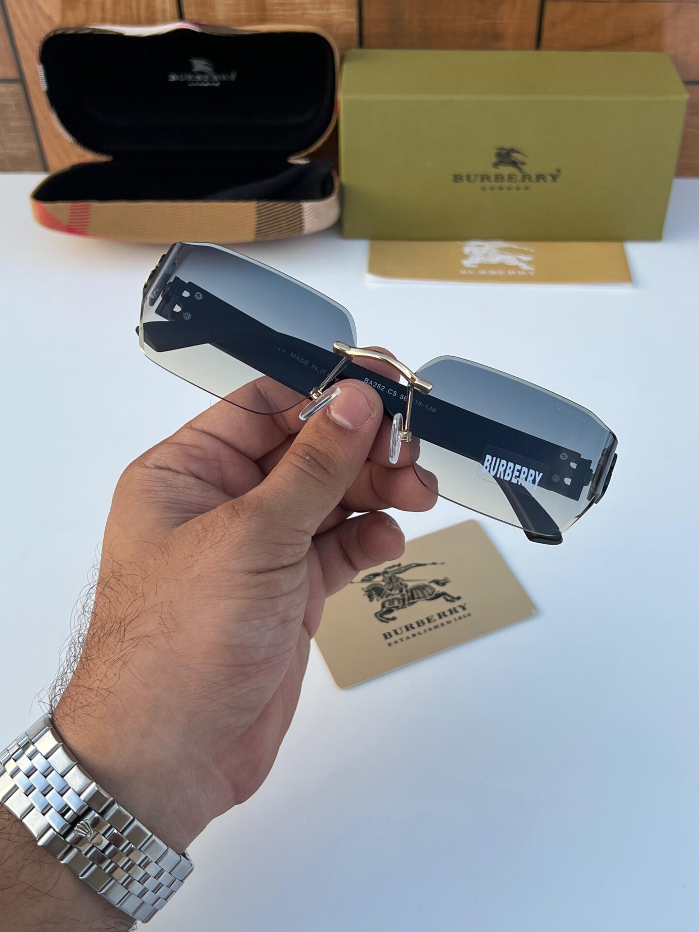 Burberry Unisex Sunglasses - Image 5