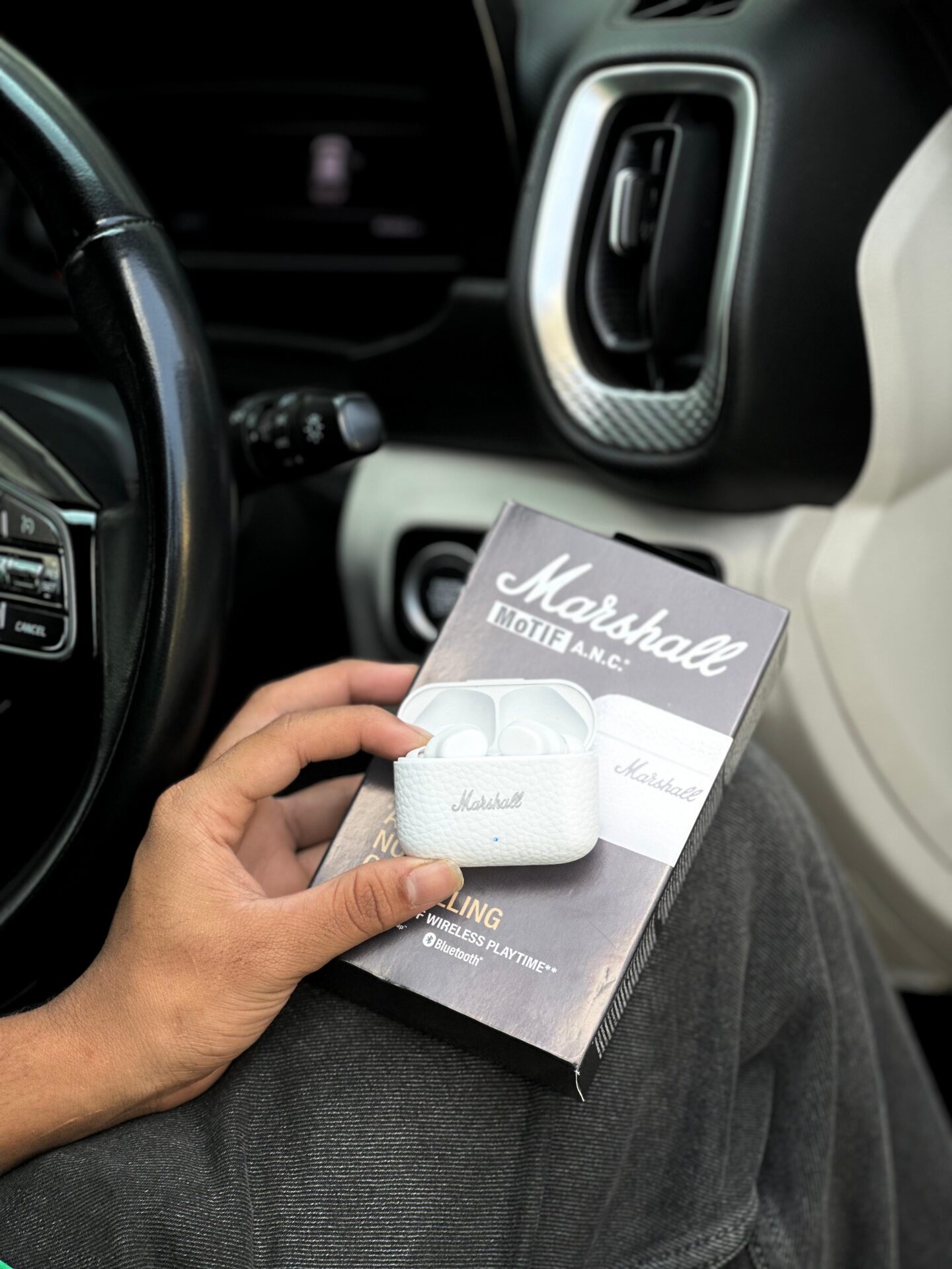 Marshall Motif ANC TWS Earbuds - Image 4