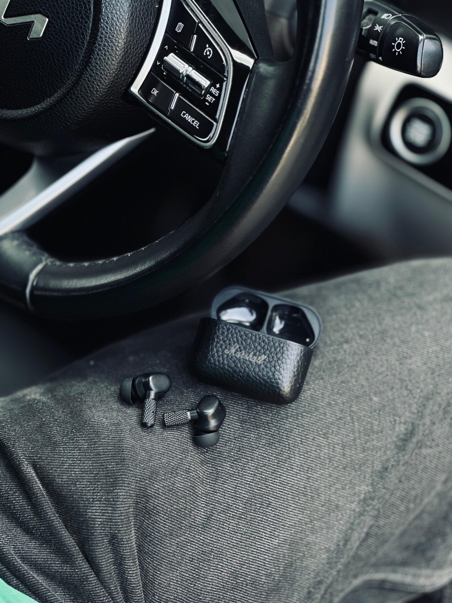 Marshall Motif ANC TWS Earbuds - Image 6