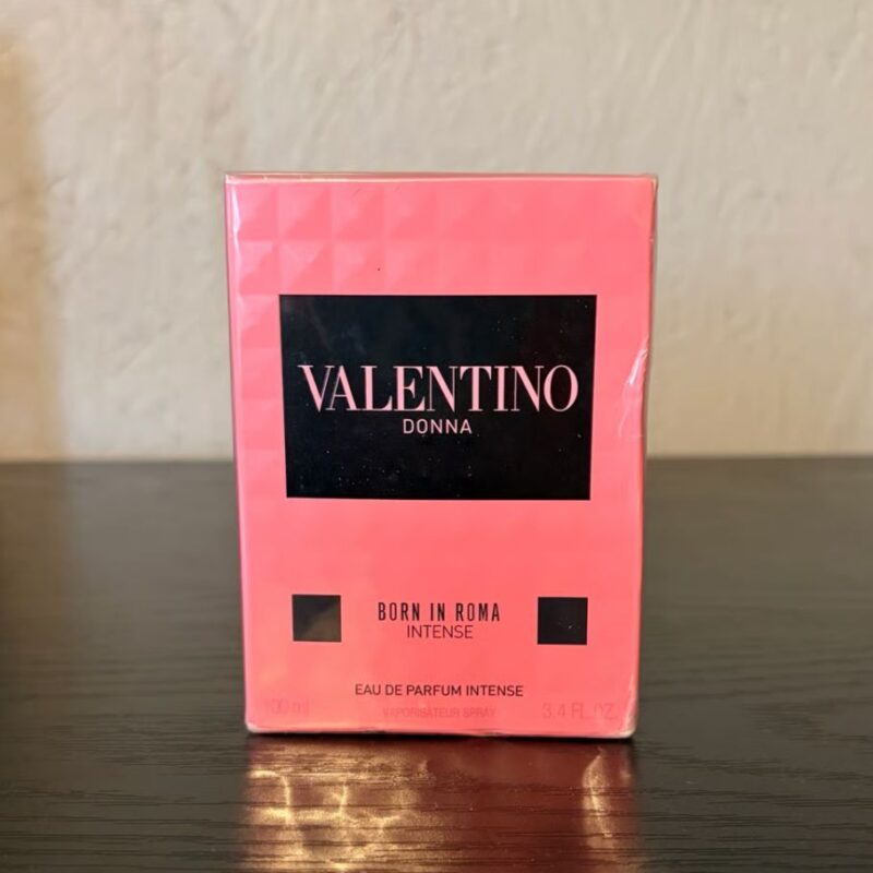 Valentino Donna Born In Roma Intense Eau de Parfum – 50ml, Rich Amber Vanilla, Long-Lasting Women's Perfume
