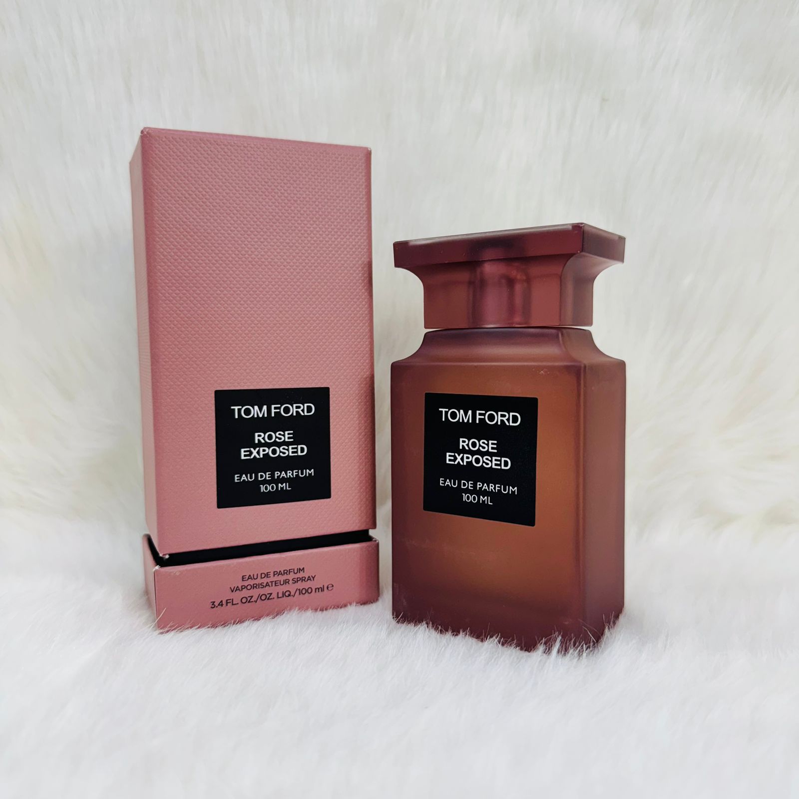 Tom Ford Niche Unisex Perfume Collection – Rose Exposed, Mandarino Di Amalfi, Oud Voyager, Oud Wood – 100ml Eau de Parfum - Image 4