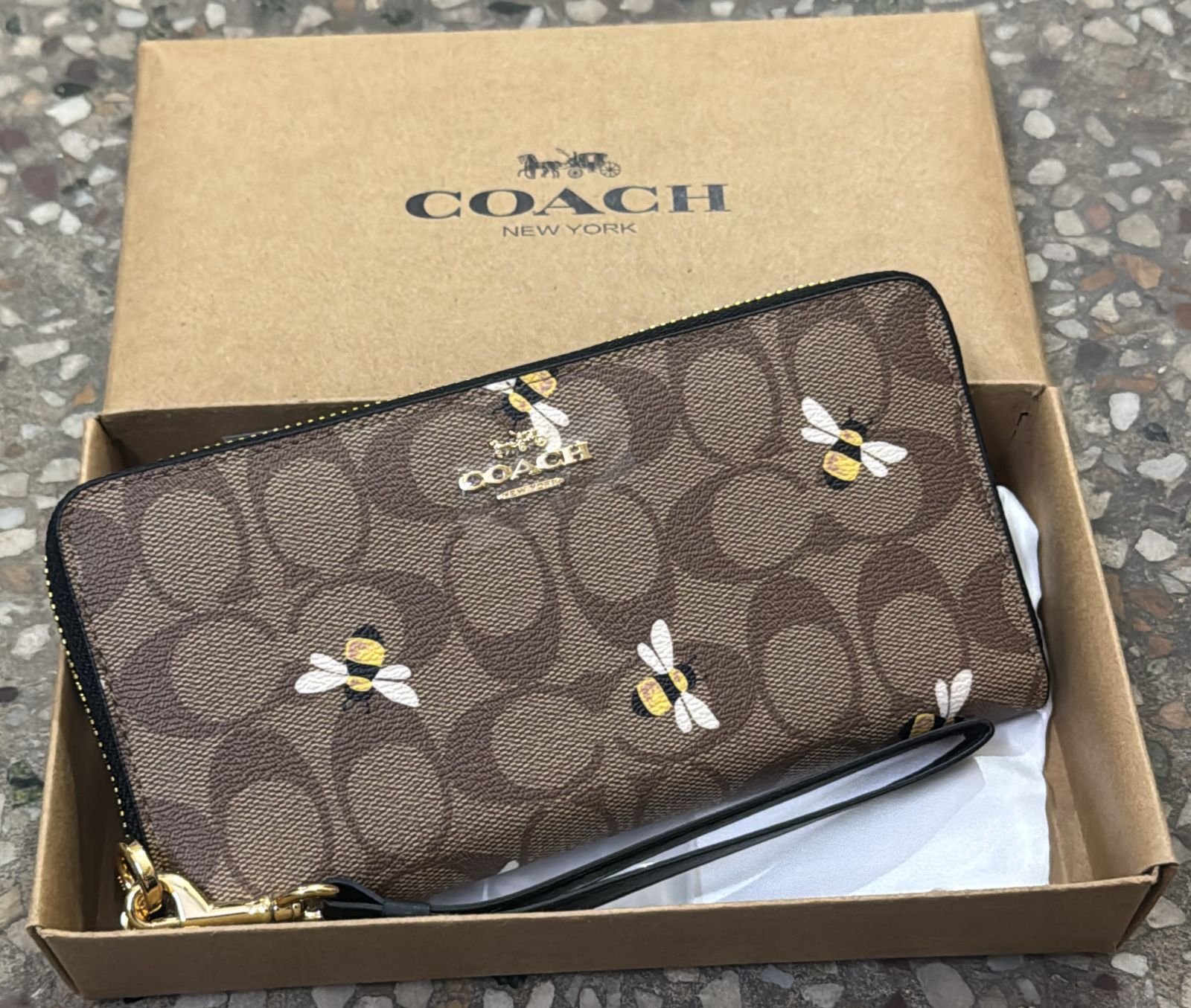 Coach Big Size Multi Design Wallets For Women - Image 10