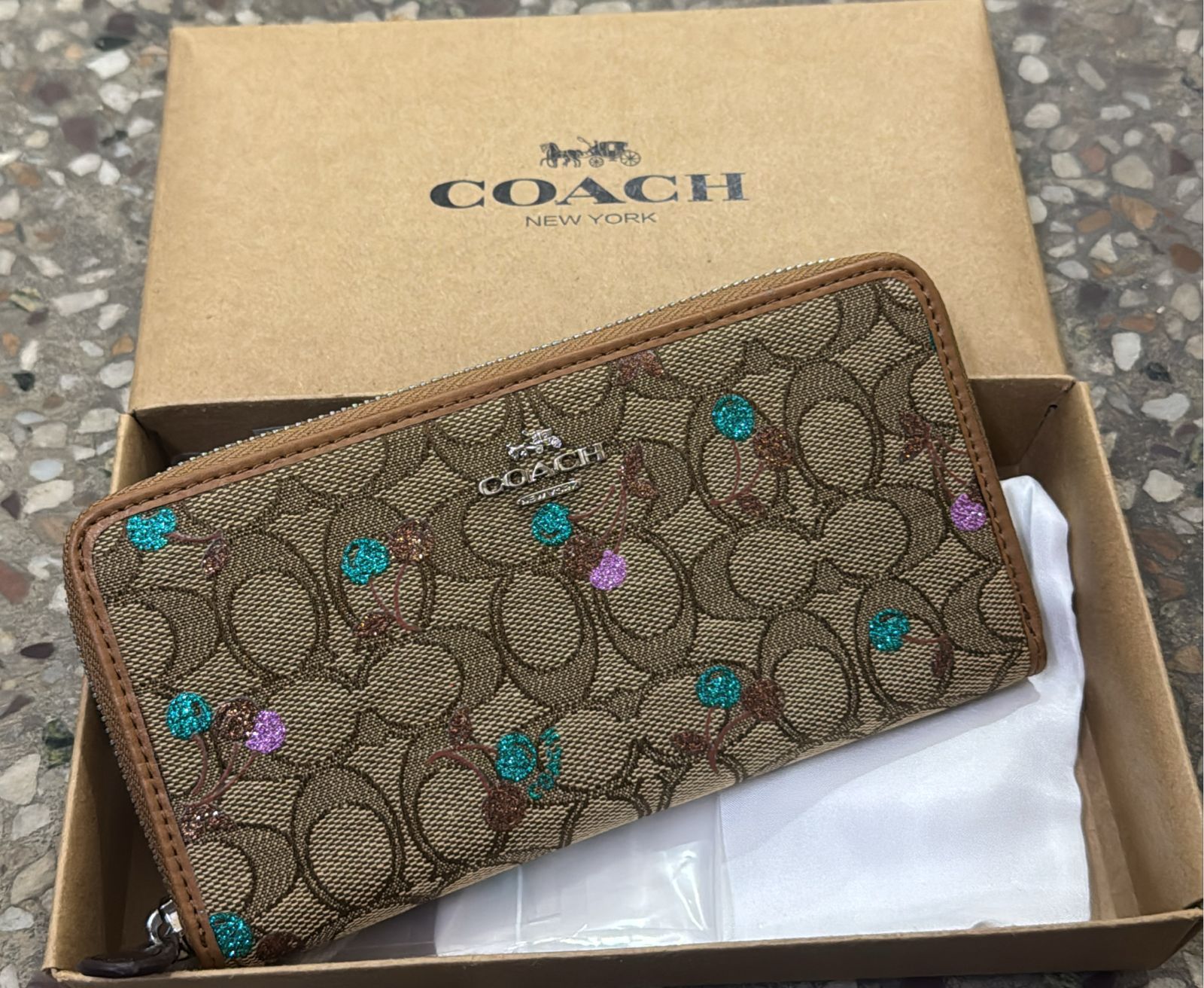 Coach Big Size Multi Design Wallets For Women - Image 12
