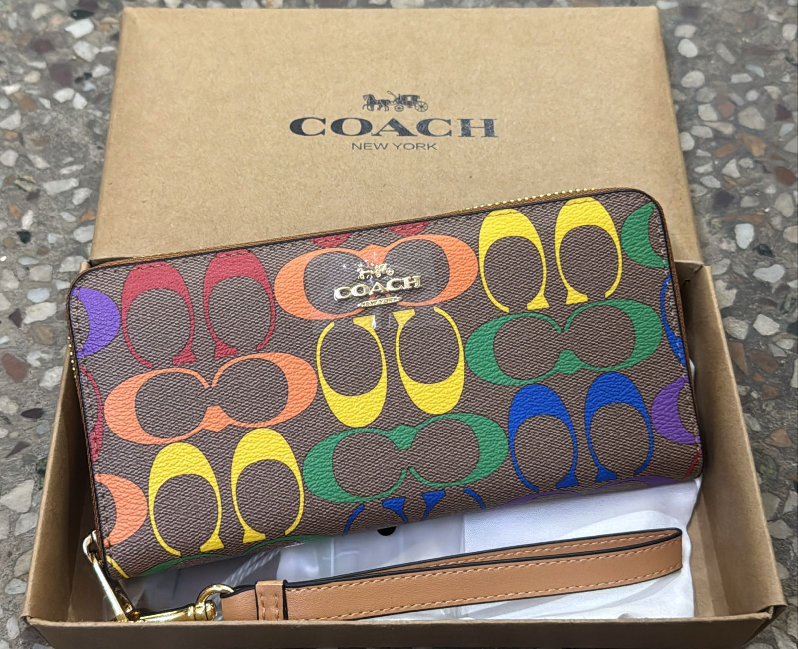 Coach Big Size Multi Design Wallet For Women - Image 13