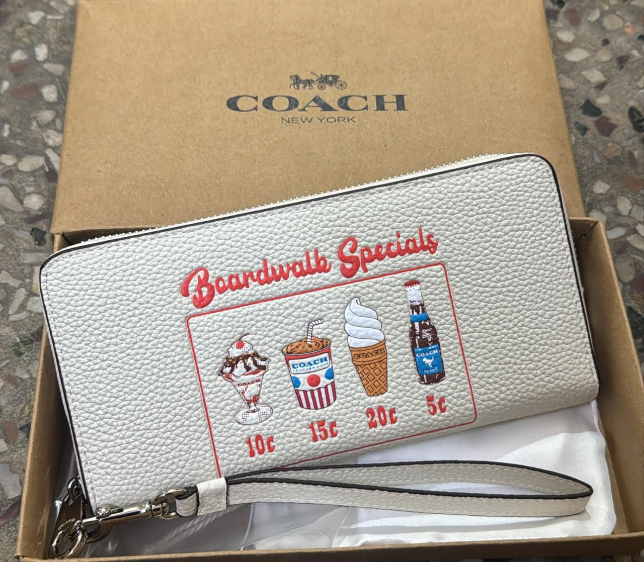 Coach Big Size Multi Design Wallet For Women - Image 7