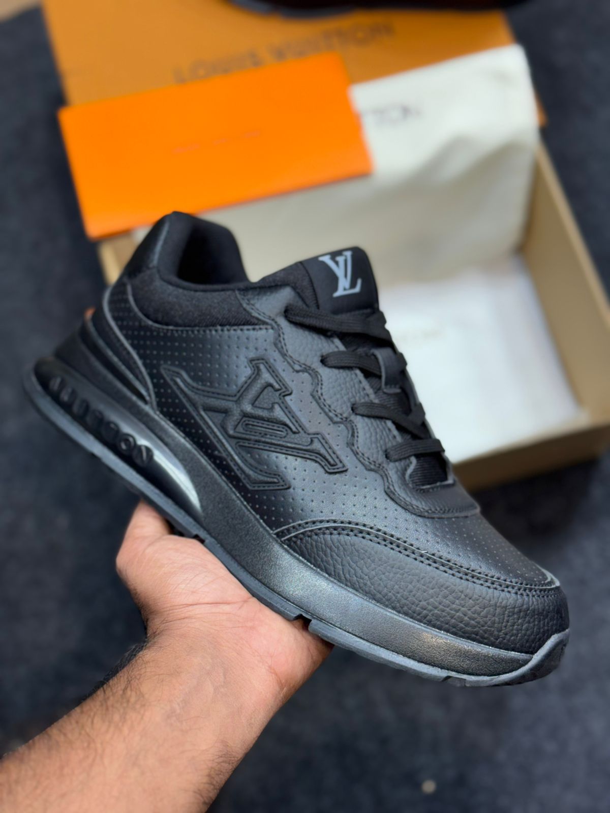 Louis Vuitton Classic Men's Shoes - Image 3