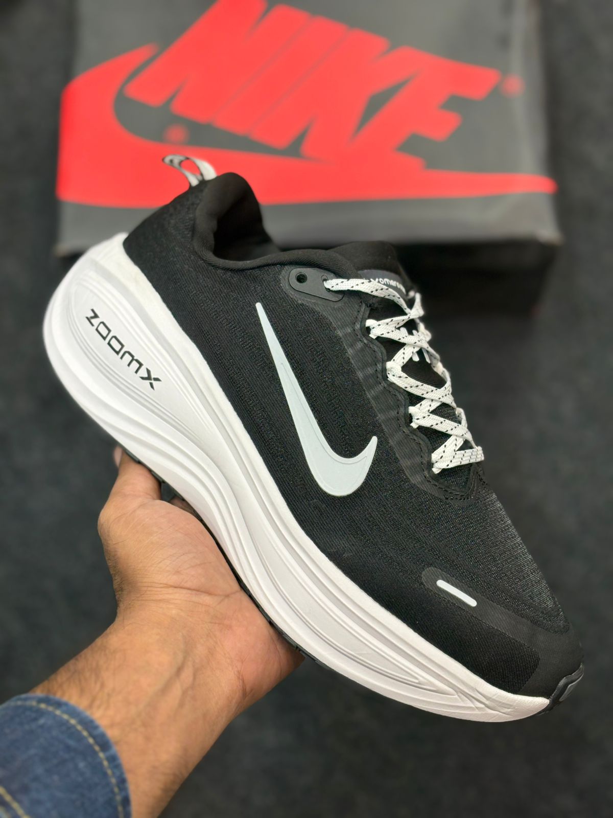 Nike Vomero plus Men's Shoes - Image 5