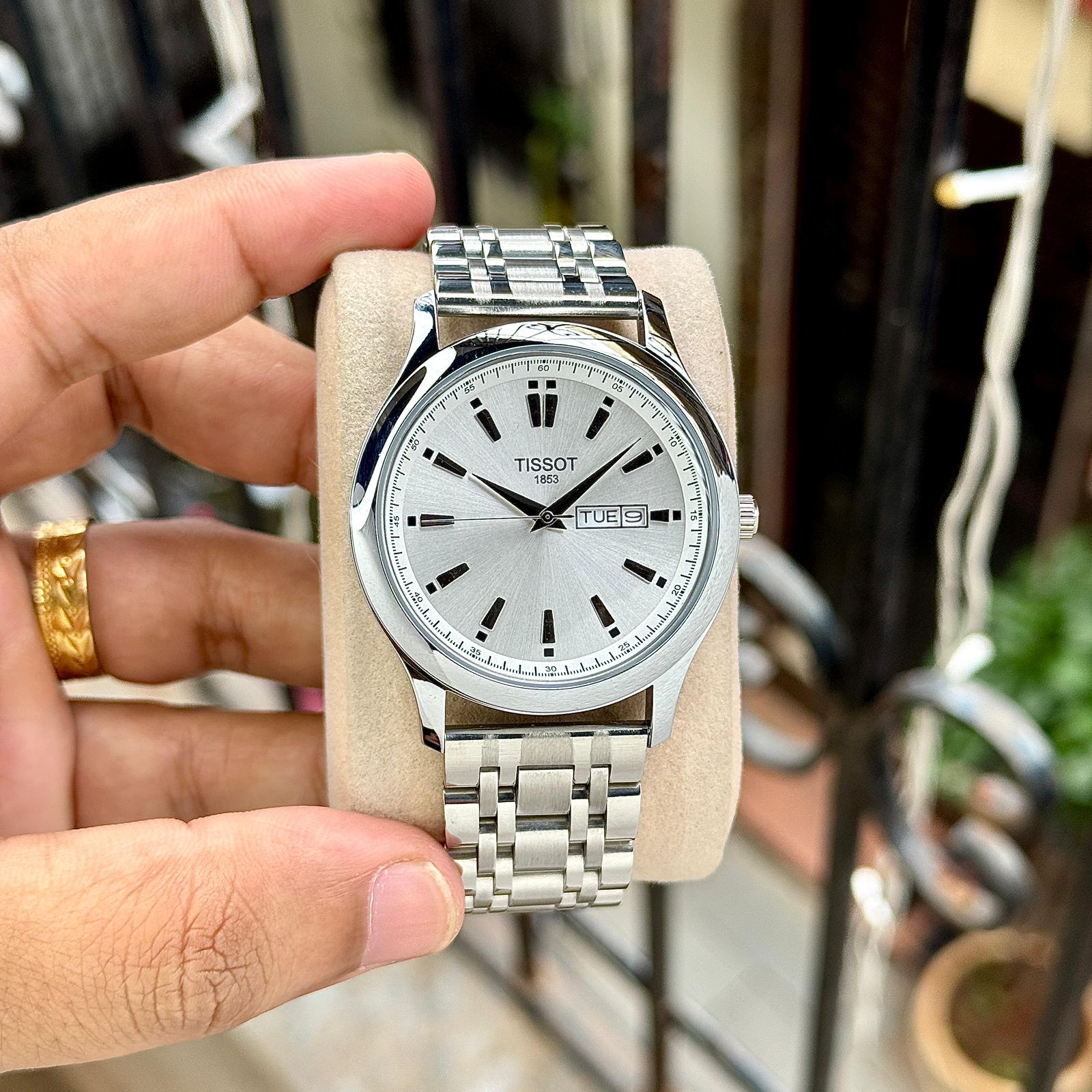 Tissot 1853 Gentleman Silver Dial Day-Date Stainless Steel 42mm Quartz Movement Men's Watch