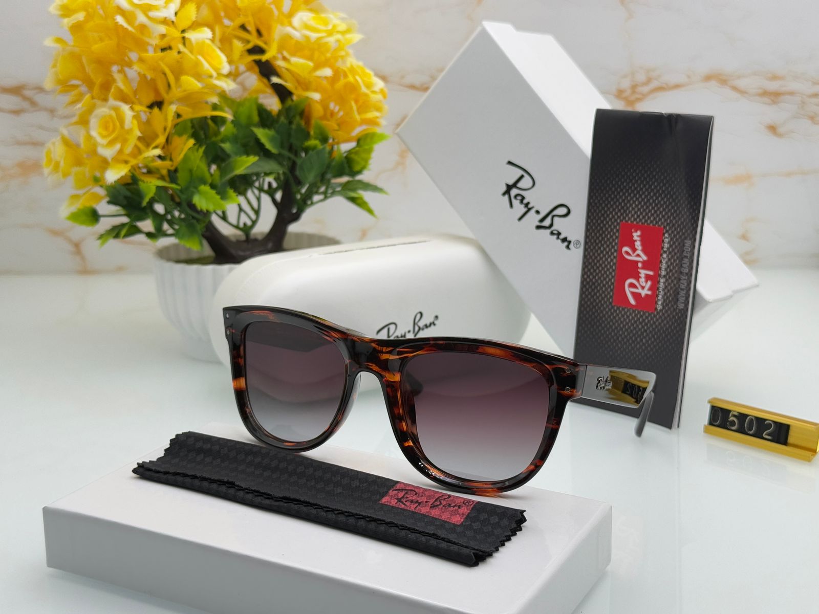 Ray-Ban Unisex Sunglasses - Image 2