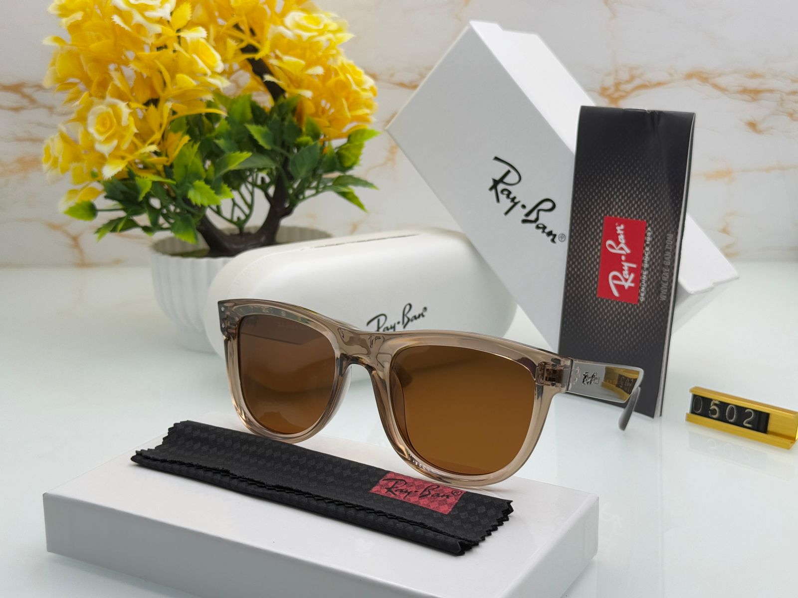 Ray-Ban Unisex Sunglasses - Image 3