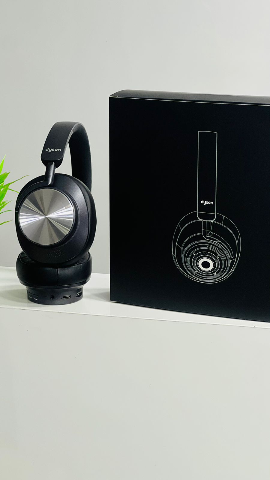 DYSON Track-On Headphones 360 Sound Bass - Image 4