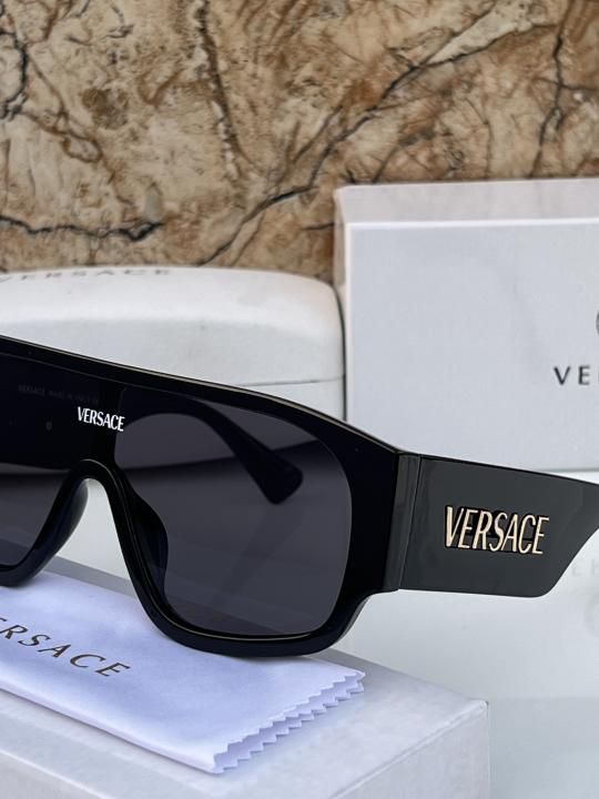 Versace Unisex Sunglasses - Image 3