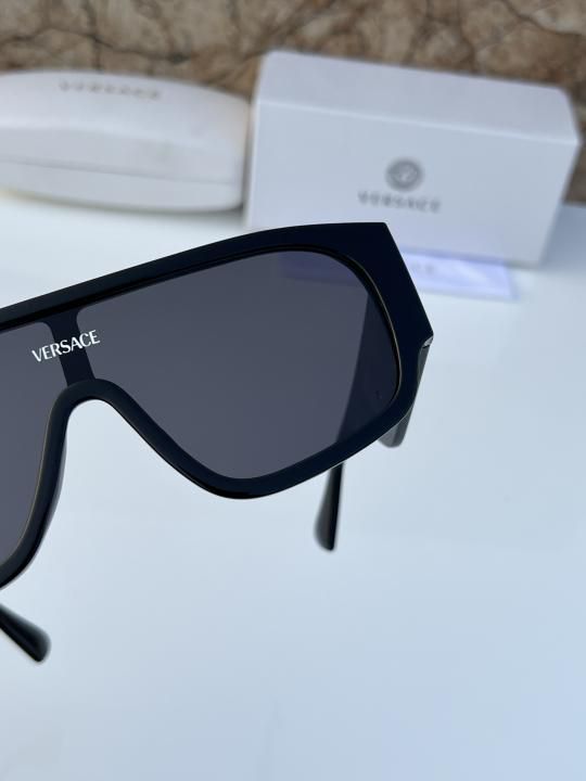 Versace Unisex Sunglasses - Image 7
