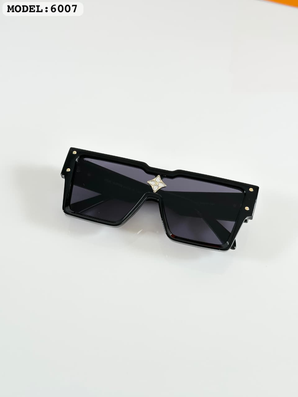 Louis Vuitton Cyclone Unisex Sunglasses - Image 3