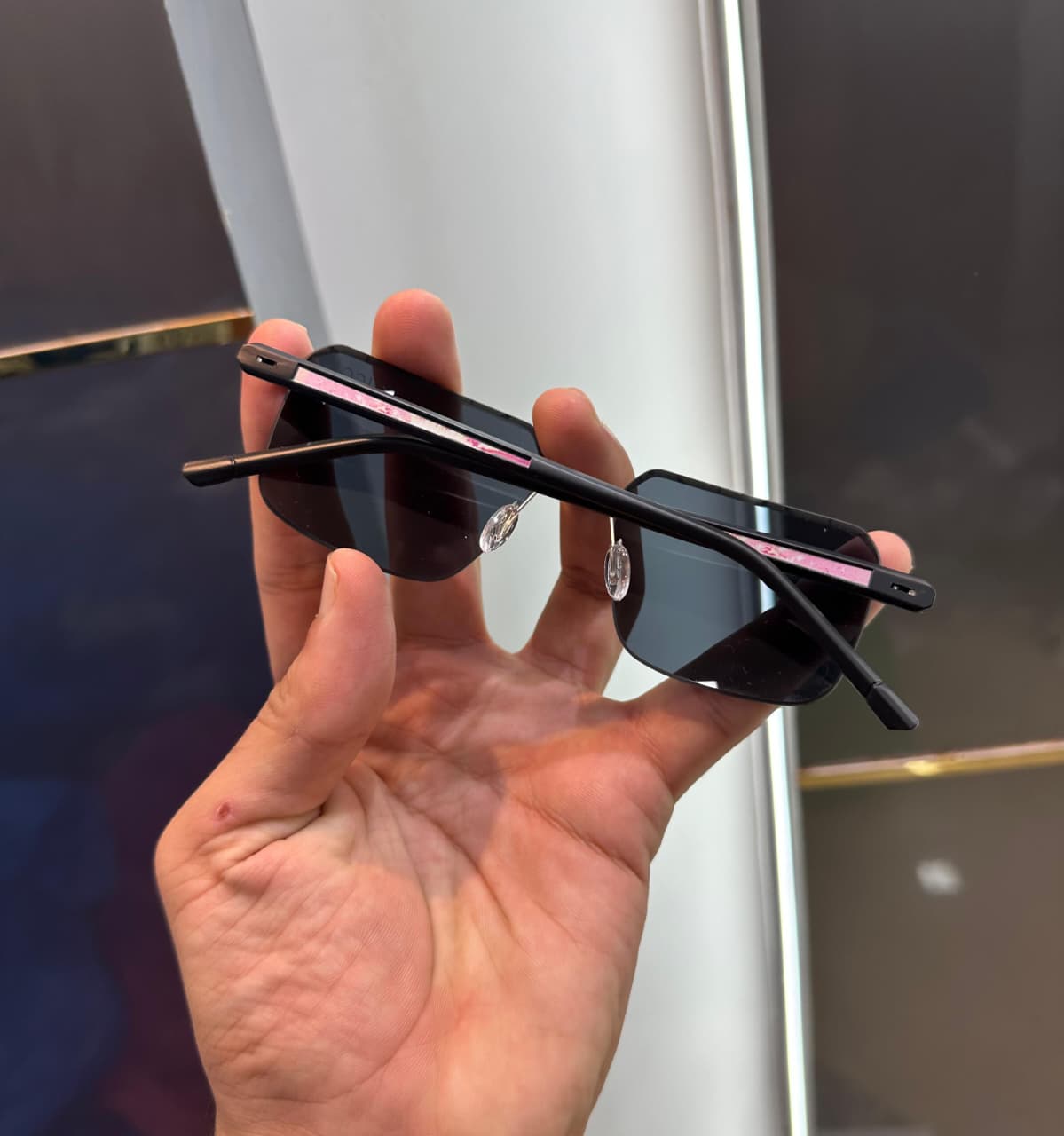 Gucci Unisex Sunglasses Rectangular Rimless - Image 3