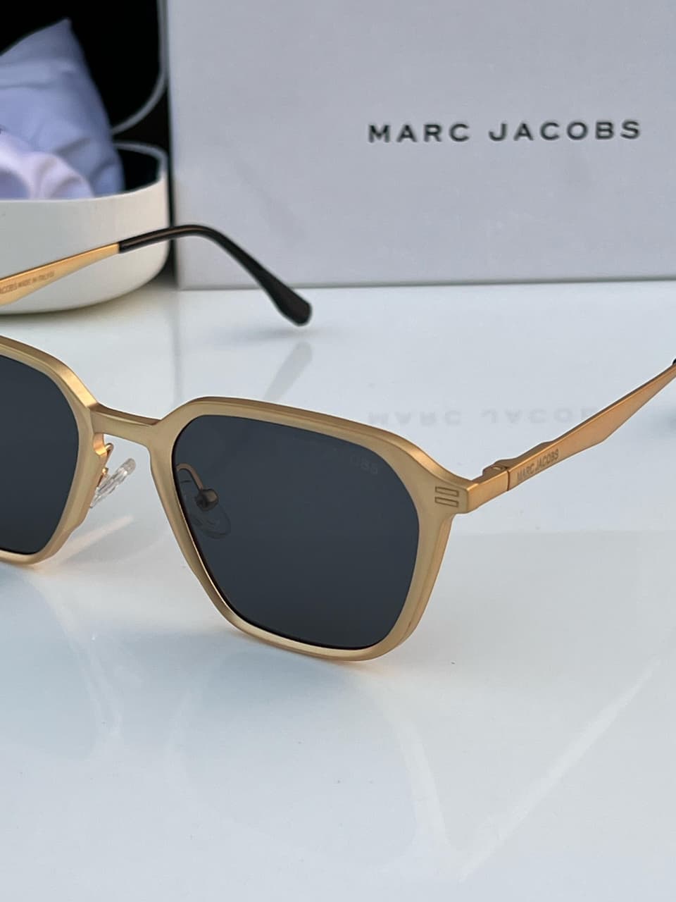 Marc Jacobs Square Gold Unisex Sunglasses - Image 5